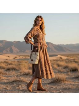 PARTIQ - Magnetic Embroidery Fashion Womens Handbag with Detachable Strap - Off White