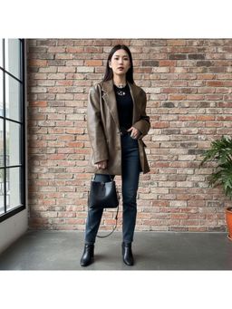 PARTIQ - Light Luxury Foreign Style One-Shoulder Travel Bucket Bag With Detachable Strap - Black (M)