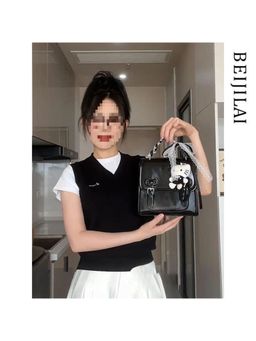 PARTIQ - Light Luxury, Niche Design, Travel Backpack Style Handbag With Detachable Strap - Black (M)