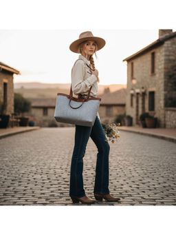 PARTIQ - Simple Commuter Large Capacity Versatile Handbag - Brown