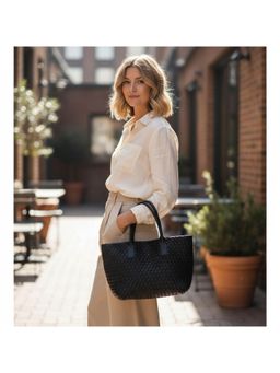 PARTIQ - Simple Large Capacity Hand-Held Handbag - BLACK