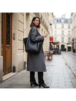 PARTIQ - Lychee Calfskin Underarm Handheld Tote Bag - Black