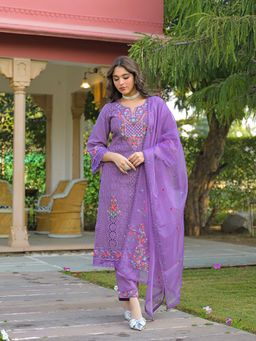 Vaamsi - Women Purple Viscose Embroidered Straight Kurta With Pant & Dupatta