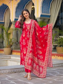 Vaamsi - Women Red Viscose Ikat Straight Kurta With Pant & Dupatta