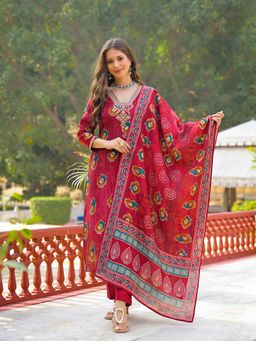 Vaamsi - Women Maroon Viscose Embroidered Straight Kurta With Pant & Dupatta