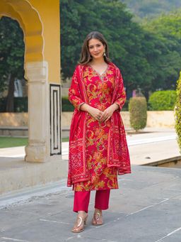 Vaamsi - Women Pink Viscose Rayon Floral Straight Kurta With Pant & Dupatta