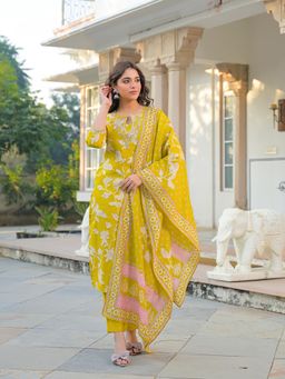 Vaamsi - Women Yellow Viscose Rayon Floral Straight Kurta With Pant & Dupatta