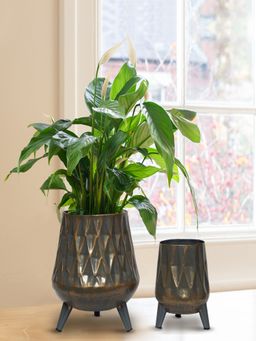 Ecofynd - Hazel Metal Planter with Stand Grey