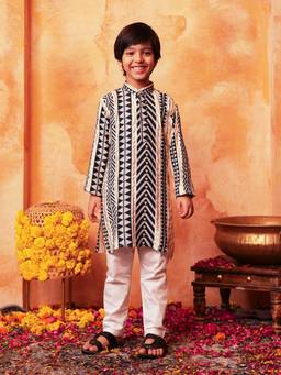 Lil Pitaara - Boys White Cotton Mandarin Neck Kurta with Pyjama