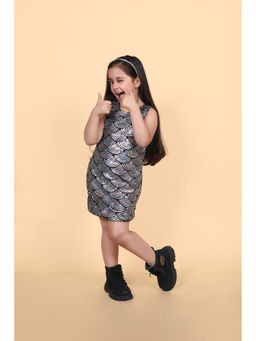 Titrit - Black Sleeveless Sequined Knee Length Dress