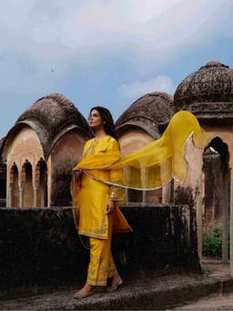 CHARU MAKKAR - Mustard Sajal Kurta And Pant With Dupatta
