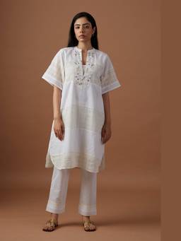 Raas By Ekta - White Chirping Bird Kurta With Pant And Inner