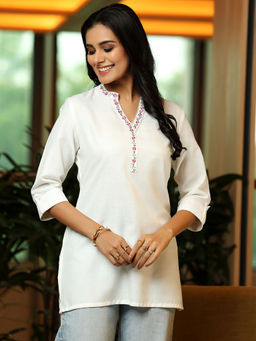 Libas - White Solid Mandarin Neck Kurti