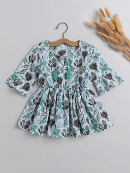 The Magic Wand - Green Gathered 3/4 Sleeves Floral Printed Round Neck Top