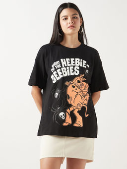 Bewakoof - Air 1.0 Official Scooby Doo Women's Black Graphic Printed Oversized T-shirt