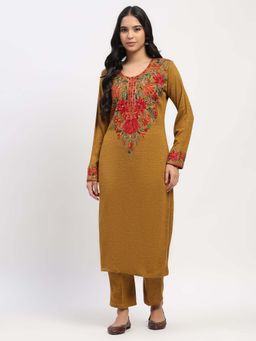ME & I - Women Floral Embroidered Round Neck Kurta