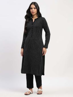 ME & I - Women Striped Mandarin Collar Kurta