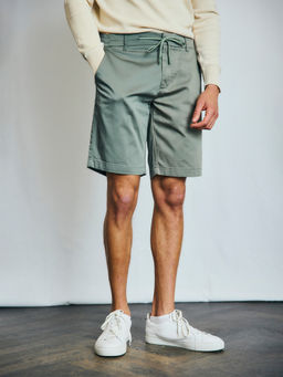 Bruun & Stengade - Men Green Solid Regular Fit Mid Rise Shorts