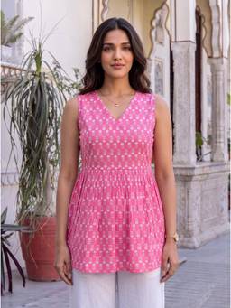 Rangita - Women Pink Floral Block Printed Short Kurti