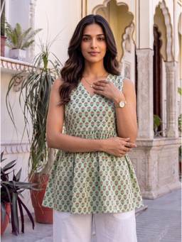 Rangita - Women Green Floral Block Printed Short Kurti