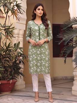 Rangita - Women Green Floral Printed Kurta
