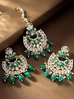 Peora - Gold Plated Green Kundan Studded Dangle Earrings & Maangtikka Set