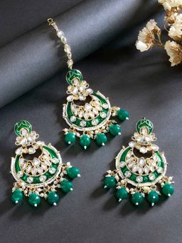 Peora - Green Kundan Studded Gold Plated Dangle Earrings & Maangtikka Set