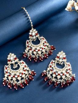 Peora - Gold Plated Maroon Kundan Studded Dangle Earrings & Maangtikka Set
