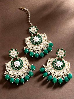 Peora - Gold Plated Green Kundan Studded Dangle Earrings & Maangtikka Set
