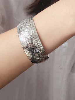 Peora - Silver Plated Floral Cuff Bracelet