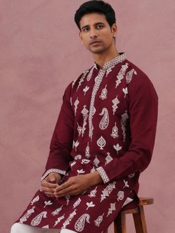 Jompers - Men Maroon Silk Mandarin Neck Embroidered Kurta