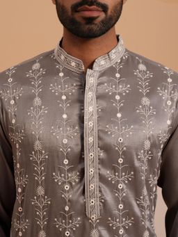 Jompers - Men Grey Silk Mandarin Neck Embroidered Kurta