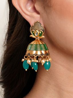 Karatcart - Gold Plated Green Tumble and Golden Pearl Studded Jhumki Earrings for Women