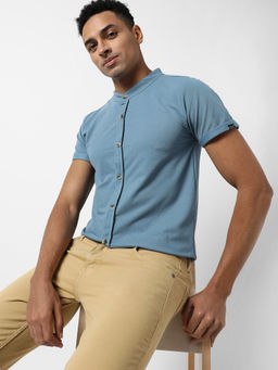 Campus Sutra - Men Solid Blue Regular Fit Casual Shirt