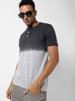 Campus Sutra - Men Grey Colourblockeded Regular Fit Casual T-Shirt