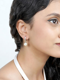 Joker and Witch - Joker & Witch Vesta Pearl Drop Earring