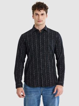 Snitch - Black Self Design Slim Fit Shirt