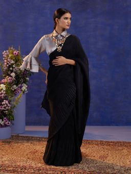 Gajra Gang - Modern Route Black Pleated Saree