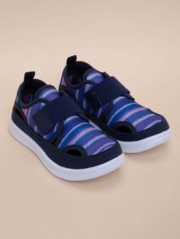 Hopscotch - Textured Blue Round Toe Sneakers