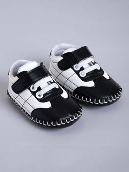 Hopscotch - Colorblock Black Sneakers