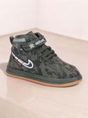 Green color option, Sold out, Currently selected