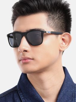 Carlton London - Black with Polarised Lens Wayfarer Sunglasses (CLSM509)