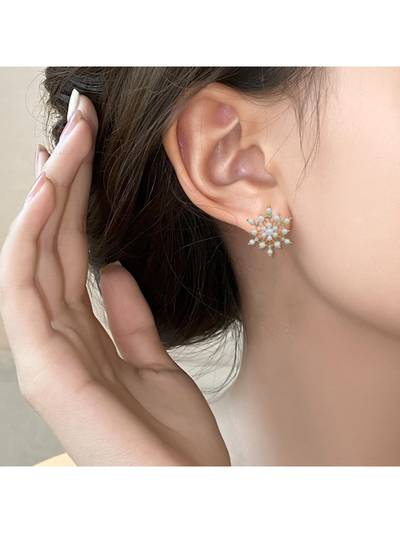 Women White Snowflake Alloy Diamond Pearl Stud Earrings