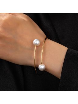 Stol'N - Women White Golden Alloy Pearl Round Kada