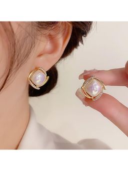 Stol'N - Women White Geometric Pearl Diamond Stud Earrings