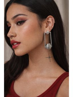 Niska - Women Gleam Silver Drop Earrings