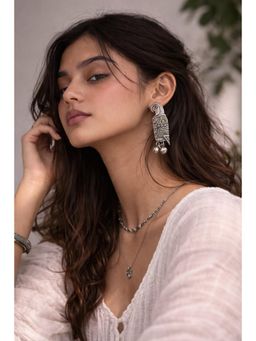 Niska - Women Moonbeam Silver Drop Earrings