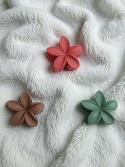 Accessher - Women Multi-Color Matte Floral Mini Hair Claw Clips (Pack of 3)