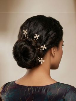 Accessher - Women Gold-Tone White Crystal Floral Juda Pins (Pack of 4)