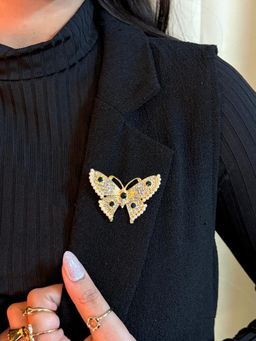 ISHKAARA - Women White Pearl Wings Majesty Brooch